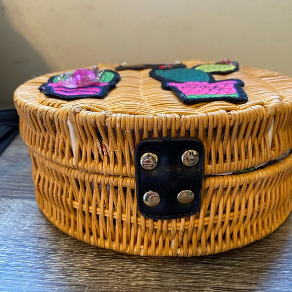 Nicole Lee cactus purse - Picture 7 of 9